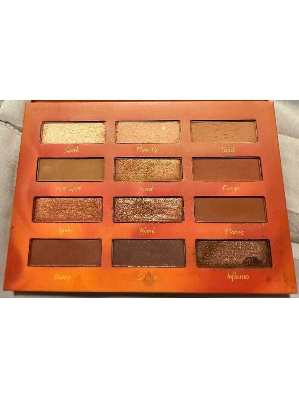 BEAUTY EYE SHADOW used slighty Beauty Creations Hot Fire Eyeshadow Palette 15g